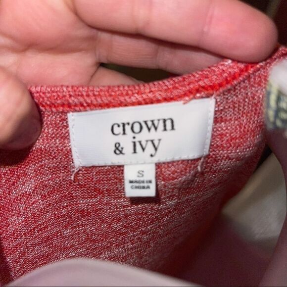 ‎Crown & Ivy Lightweight Sleeveless Sweater - Picture 2 of 4